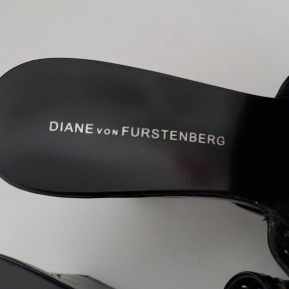 Luxury Diane Von Furstenburg black wedge sandals - Picture 2 of 6